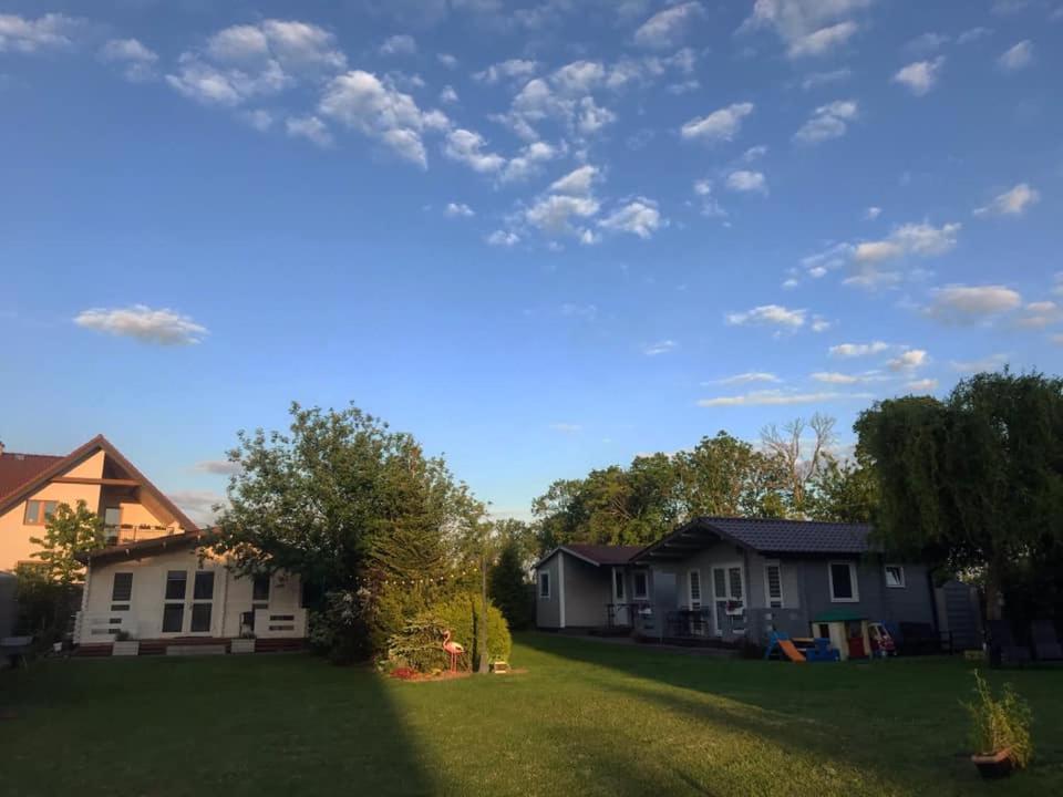 Sewana Pokoje Goscinne I Domki Letniskowe Mikołajki Exterior foto