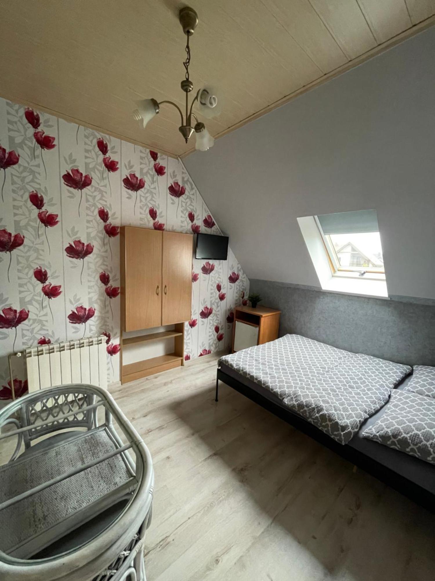 Sewana Pokoje Goscinne I Domki Letniskowe Mikołajki Exterior foto